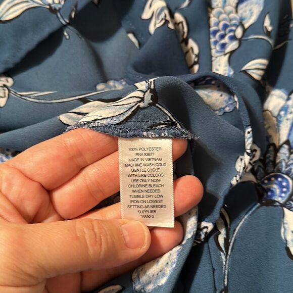 a.n.a. PL Indigo Blue White Black Floral Lace-up Long Sleeve High Low Blouse - Picture 11 of 11